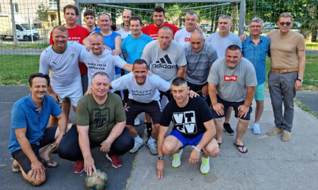 Újra a Mancz utcai bitumenen nosztalgiáztak az „örökifjak”