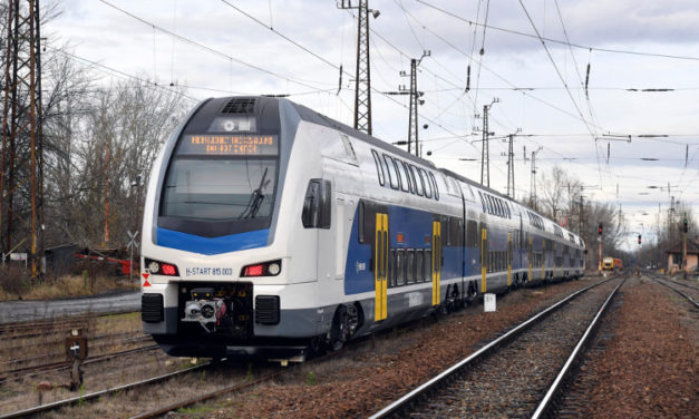 Szilveszterkor és újévkor változik a vonatok, buszok közlekedési rendje