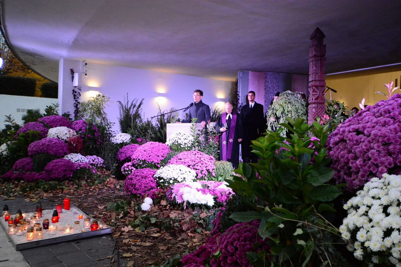 Halottak_napja_megeml21_jo