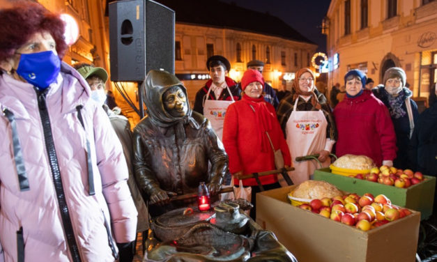 Katalin-nap Kati néninél szombaton