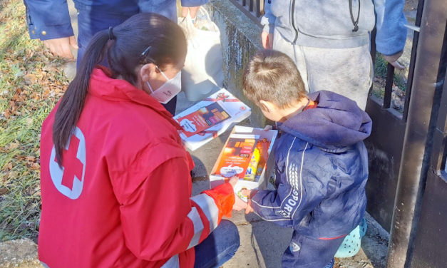 Cipős dobozba rejtett biztonság karácsonyra