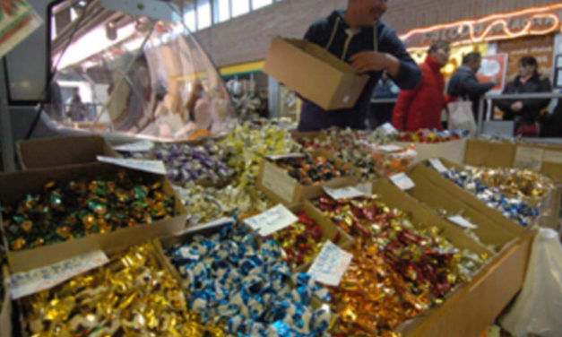 Mától „szaloncukor-razzia” a boltokban, piacokon