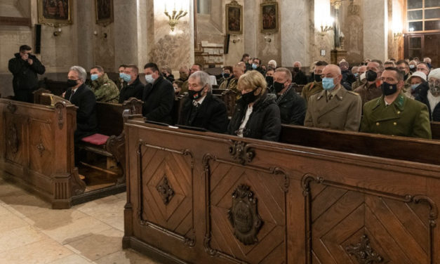 A doni hősökért imádkoztak