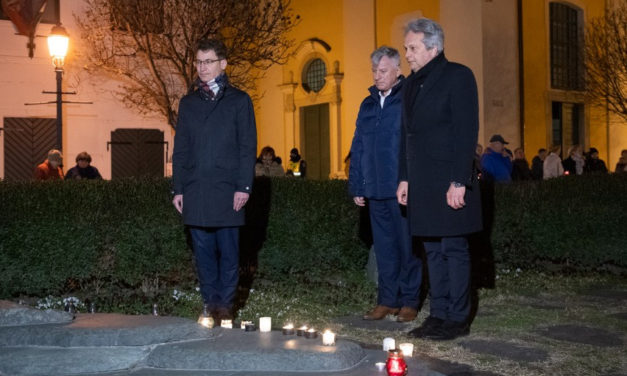 Mécsesgyújtás a békéért