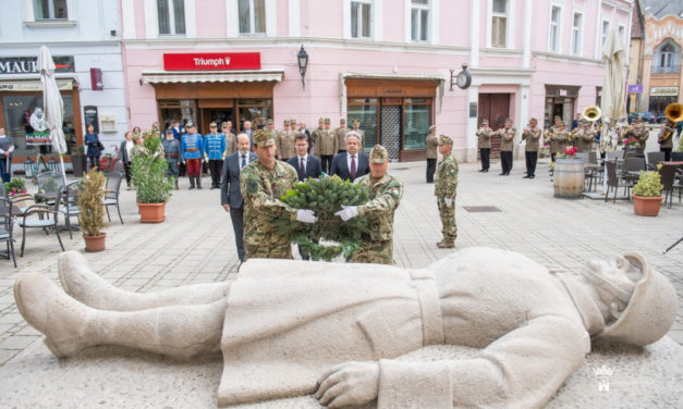 Megemlékezés a Hősök Napján