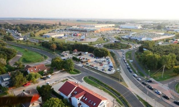 Fehérvár nem adja fel az Auchan-körforgalom bővítésének ügyét