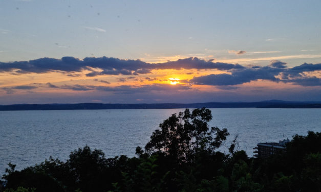 Augusztusban is Balaton, művészet – Oázis