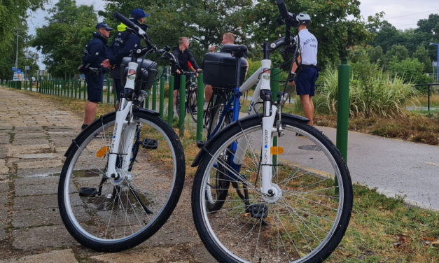Szezon végéig járőröznek kerékpáros rendőrök a Velencei-tónál