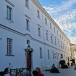 Pihenősarokkal, hűsítővel várják a látogatókat a múzeumban