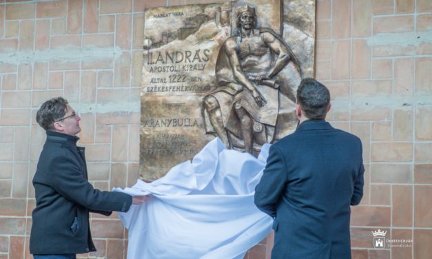 Emléktábla avatással zárult az Aranybulla Emlékév