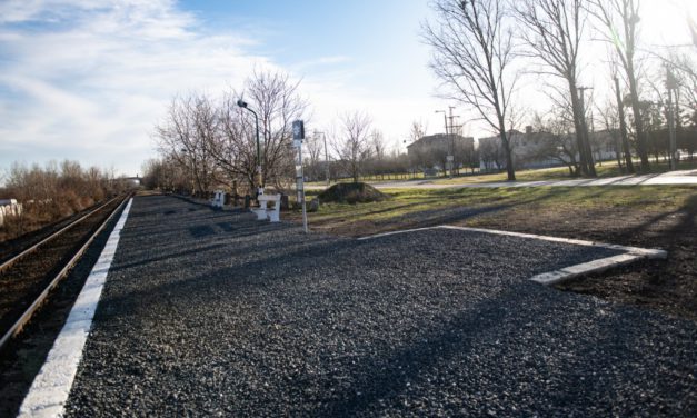 Vonatváró és parkoló épül a Szárazrét megállóhely mellett
