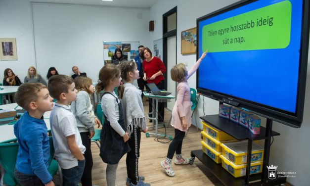 Az Alba Innovár Okostanterem-programját mutatják be kedden a Városházán