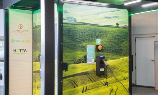 Elektromos mobil töltőkonténert adott át a Continest