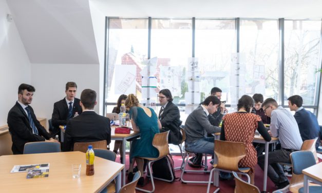 Problémamegoldó versenyt rendeztek a fehérvári MCC-ben