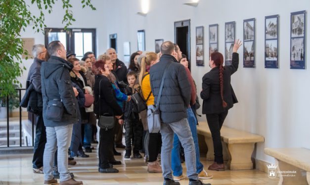 Épülettörténeti kiállítással nyitotta meg kapuit a megújult Városháza