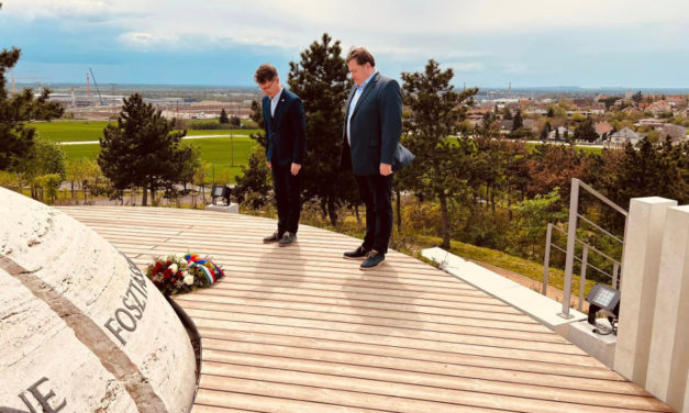 Városvezetők megemlékezése az Aranybulla napján