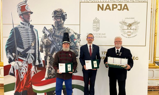 Magyar Honvédelem Napja: fehérvári kitüntetettek