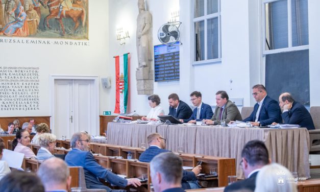 Testületi zöld lámpa út és iskolafelújításoknak