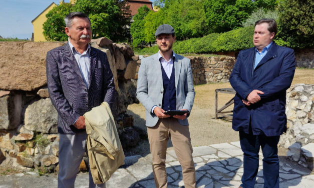 Ezer éves faszerkezeteket tárnak fel és vizsgálnak a Nemzeti Emlékhelyen