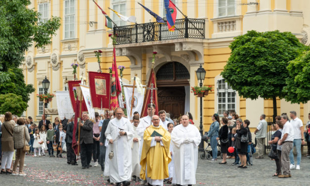 Krisztus Szent Testének és Vérének főünnepe – Úrnapi körmenet