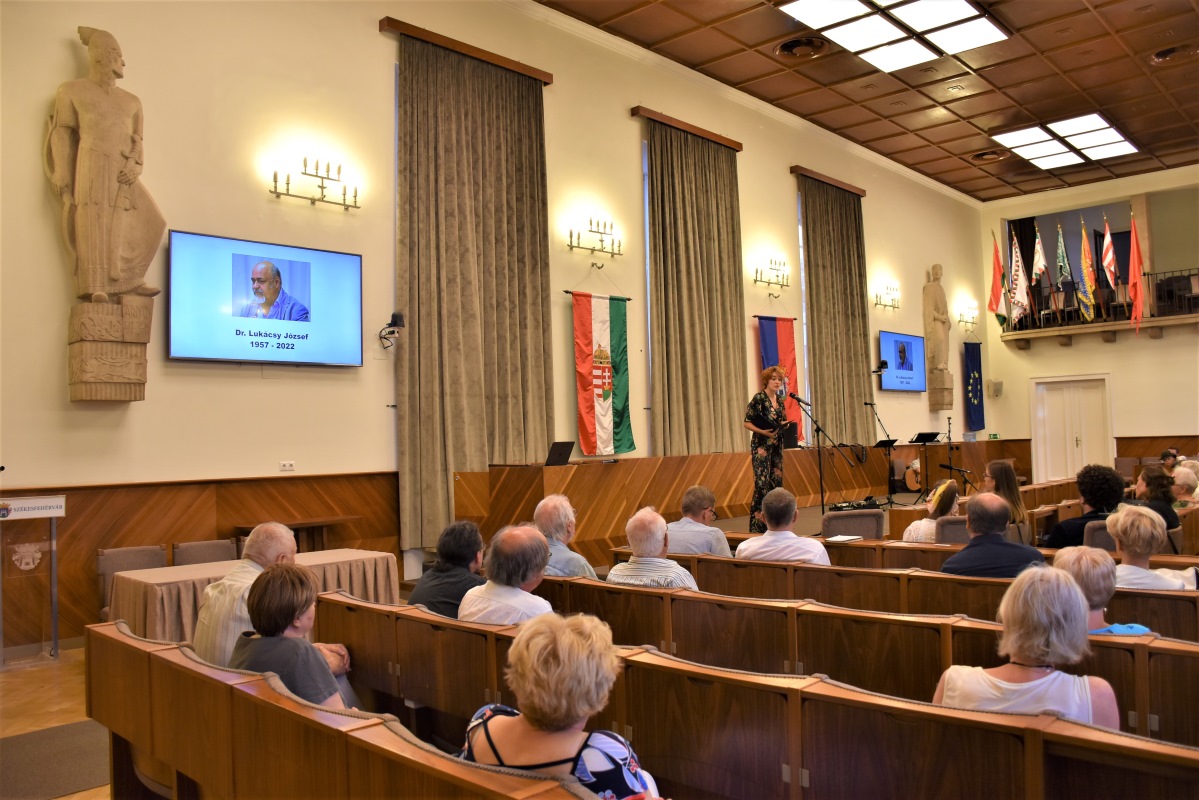 Lukácsy_emlekest23_1