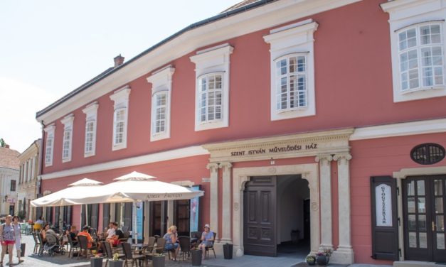 Júniusban fejeződik be a Szent István Hitoktatási és Művelődési Ház teljes felújítása
