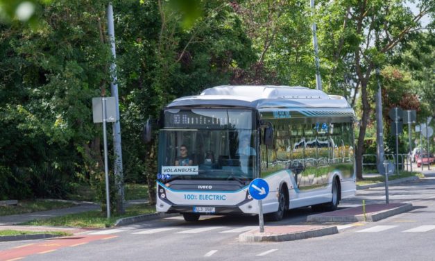 Szerdán ingyen buszozhatnak a fehérváriak
