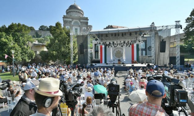 Szent István ünnepén lett testvérváros Székesfehérvár és Esztergom