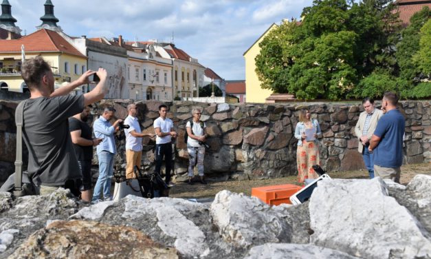 Megkezdték a talajradaros vizsgálatot a Nemzeti Emlékhelyen