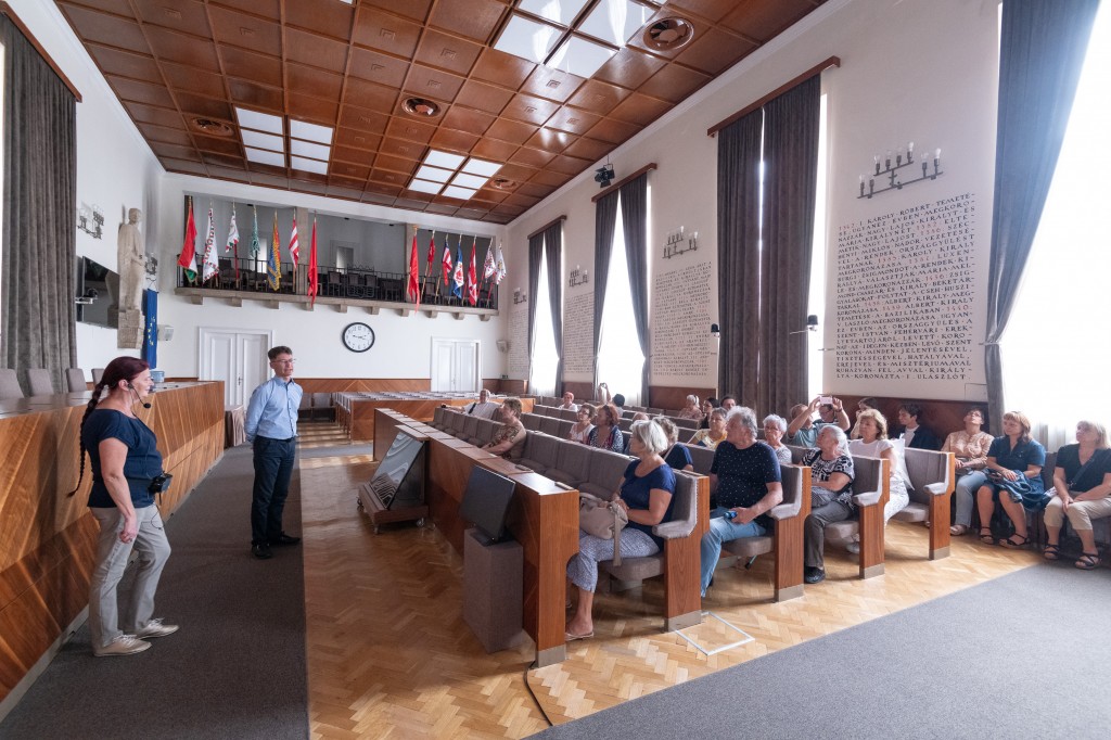 Kult_Oroks_Nap_varoshaza_bejaras1