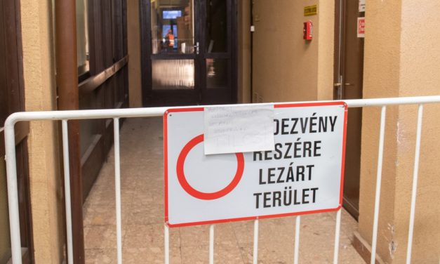 Épületfelújítás – lezárják a tó melletti sétányt a Tóparti Gimnáziumnál