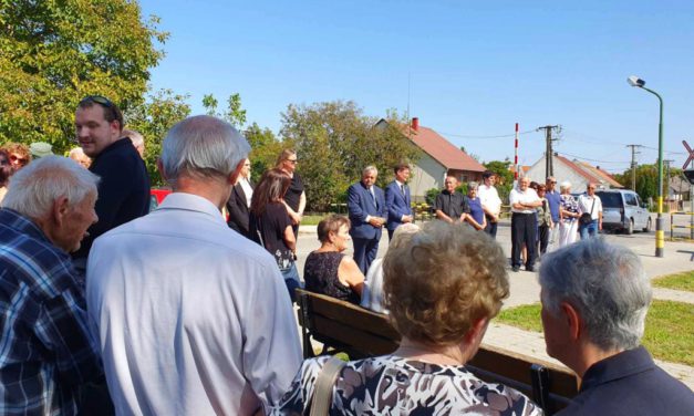 Az 1982-es vonatbaleset áldozataira emlékeztek Szárazréten