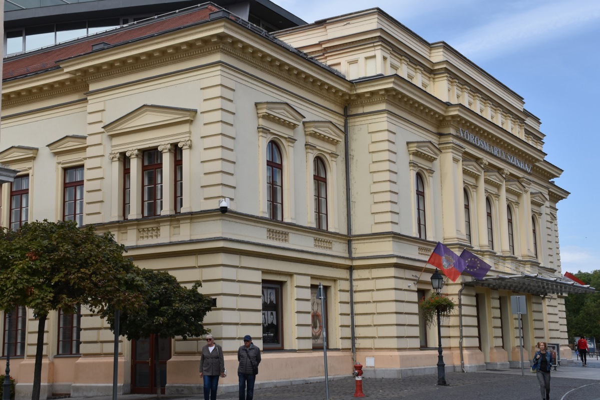 Vorosmarty_Szinhaz23_osz