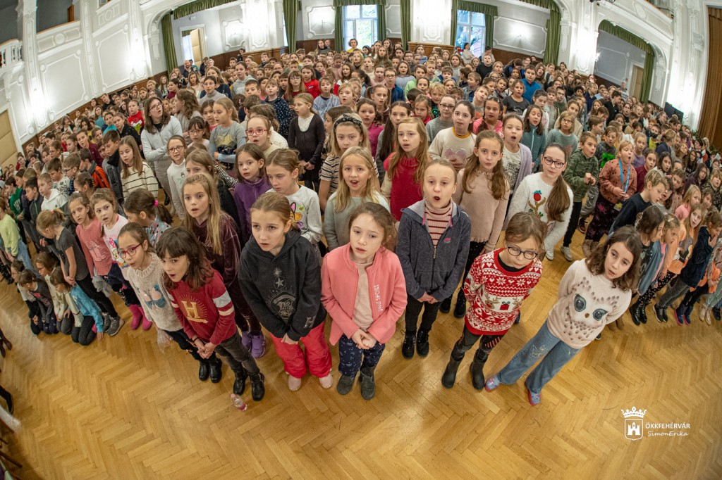 Kisangyalok_kara23_proba1