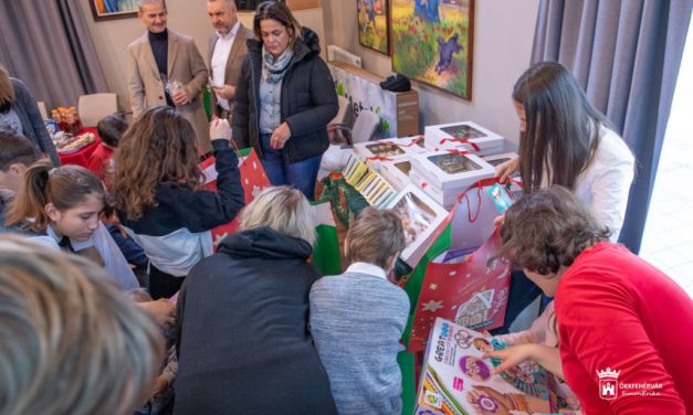 Sütemények és játékok teszik szebbé két intézmény lakóinak karácsonyát