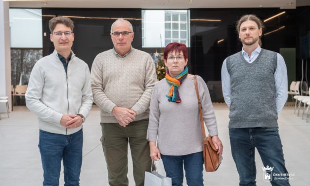Enyingről érkeztek a Munkácsy-kiállítás 20 ezredik látogatói