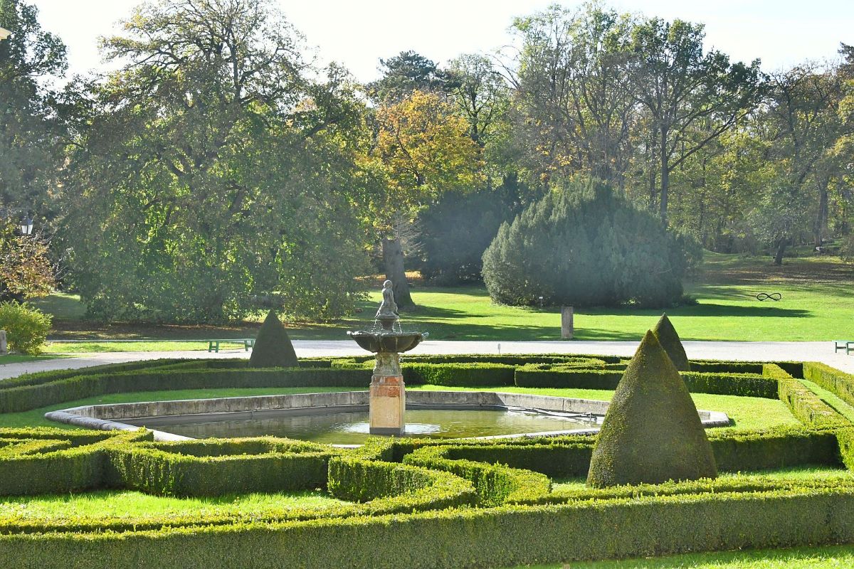 KarolyiKastelykert_Fehervarcsurgo23