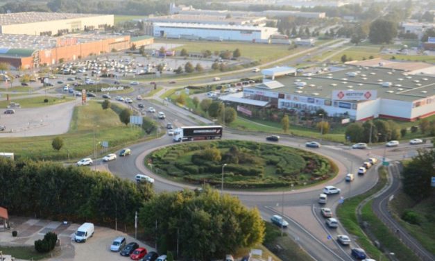 Döntött a kormány – megkezdődhet az Auchan-körforgalom bővítése!