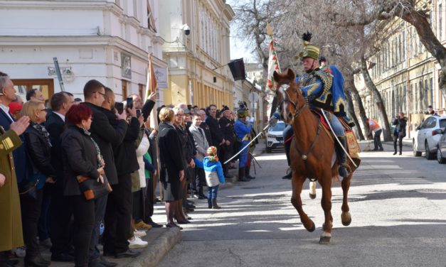 „A márciusi ifjak tetteire a magyar lelki erő örök forrásaként tekintünk”