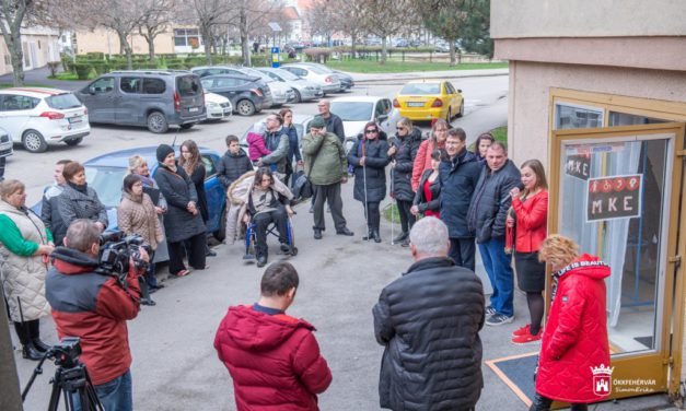 Átadták a Mindenki Képes Egyesület új közösségi terét a Tolnai utcában
