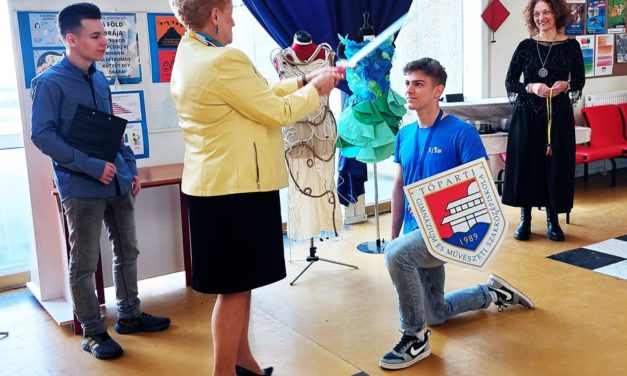 Lovaggá-ütéssel indult a Tópartis Napok programsorozata