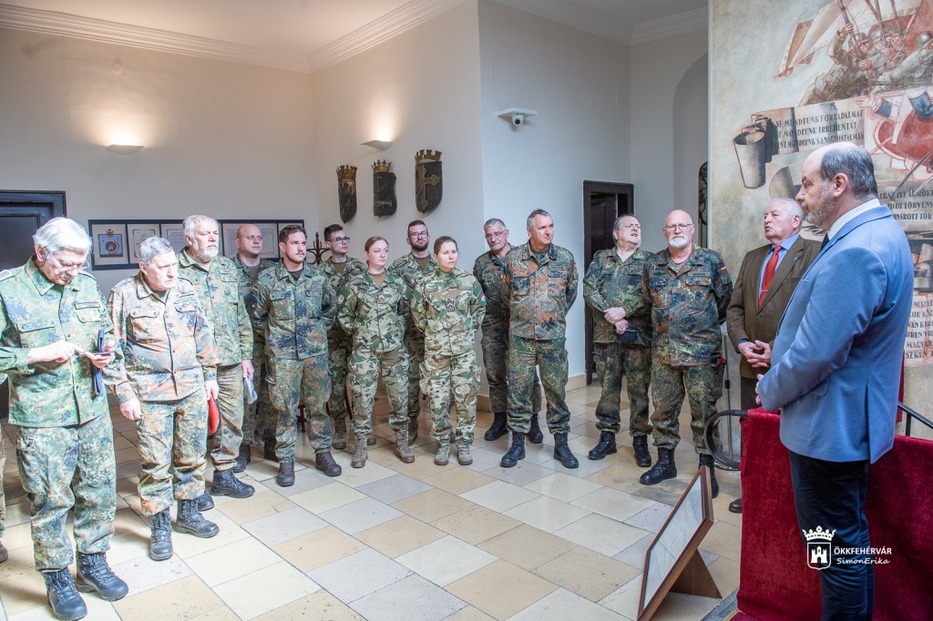 Hadisir_gondozok_fogad1