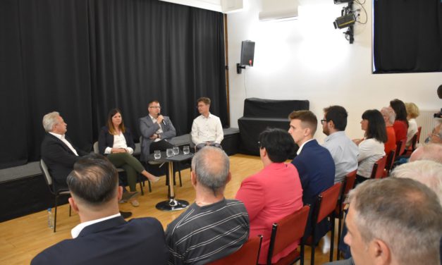 Kerekasztal beszélgetés békéről, jövőképről