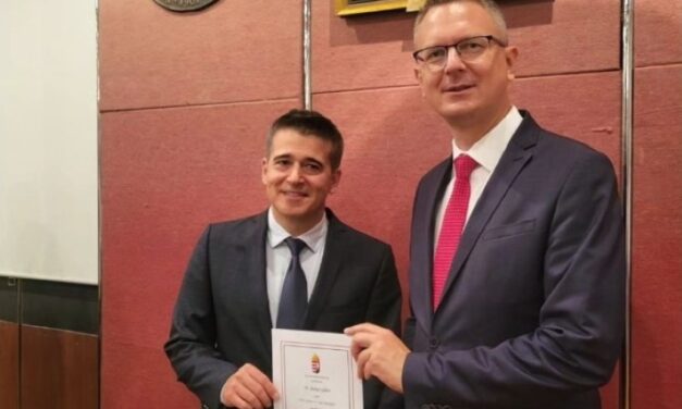 Átvette megbízólevelét a fehérvári kórház új főigazgatója