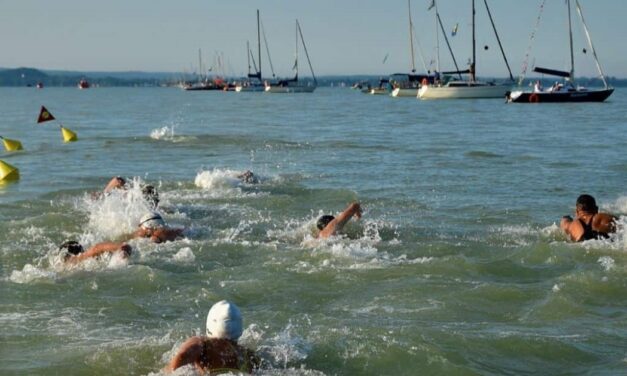 Vasárnap lesz a 42. Balaton-átúszás