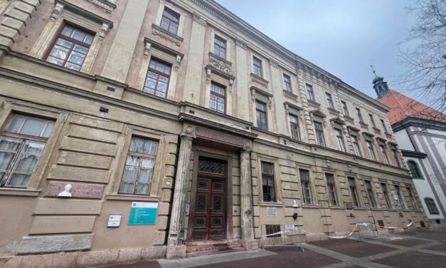 Megkezdődött a könyvtár Oskola utcai épületének felújítása