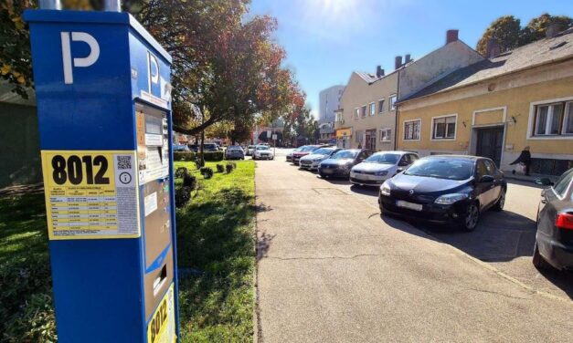 A Belváros kivételével hétfőig még díjmentes a parkolás Fehérváron