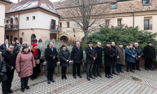 Az elhurcolt és kitelepített magyarországi németekre emlékeztek szombaton, Székesfehérváron