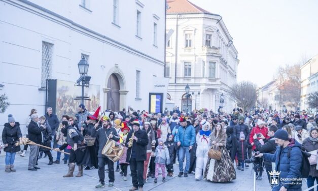 Fánkevéssel, bőgőtemetéssel és kiszebáb-égetéssel űzték ki a telet Fehérvárról