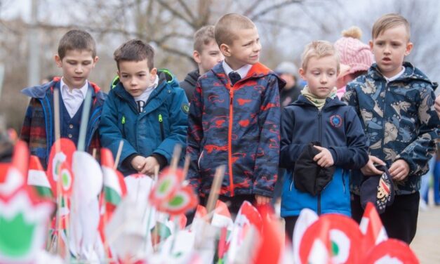 Koszorúzásokkal emlékeztek a 1848-as forradalom eseményeire és hőseire